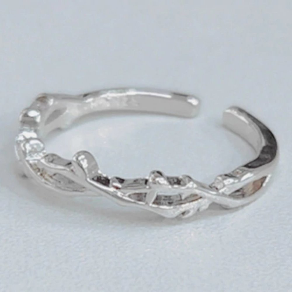 NEW 925 Sterling Silver Leaf Adjustable Ring - Picture 6 of 8